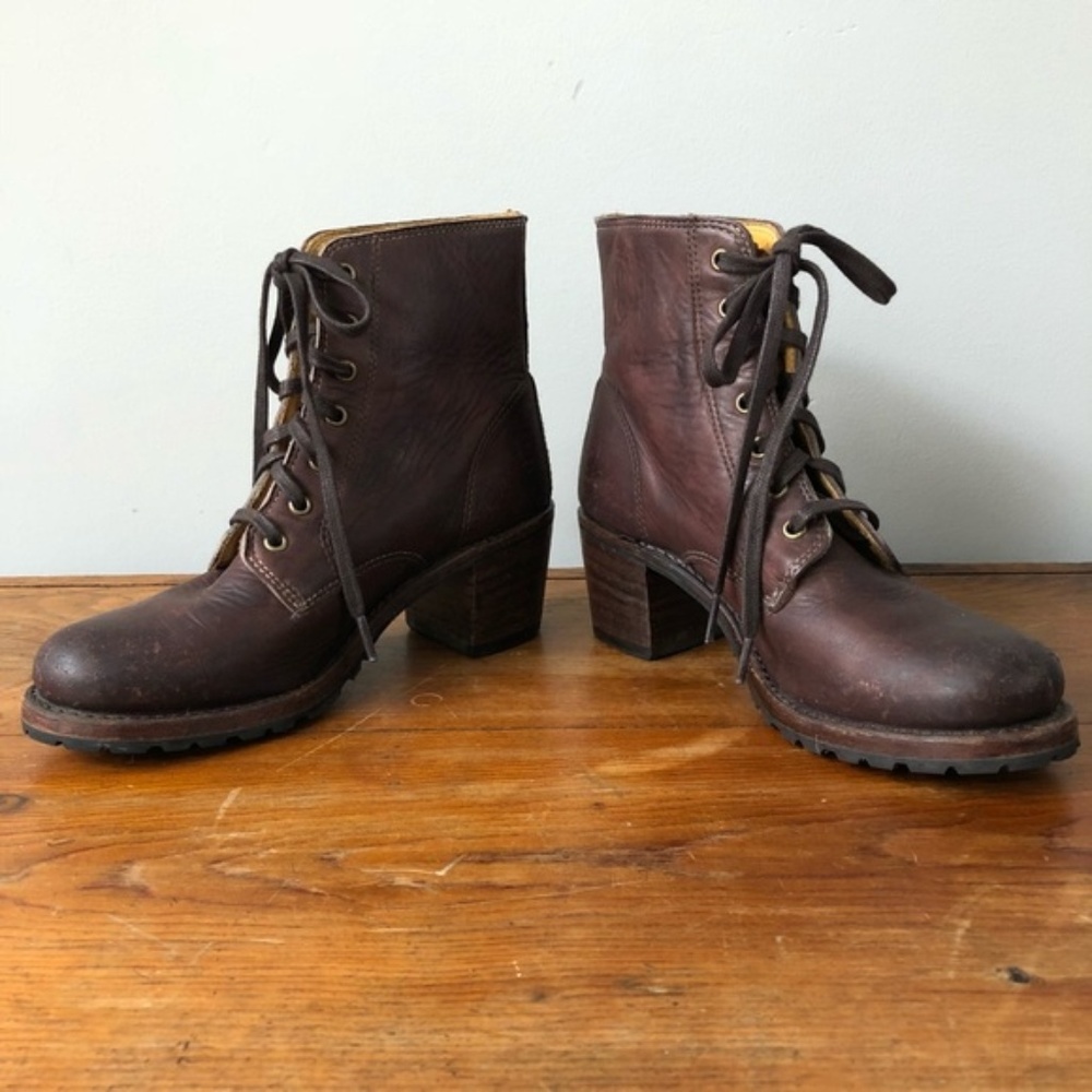 FRYE Sabrina Brown Leather Lace-up Boots